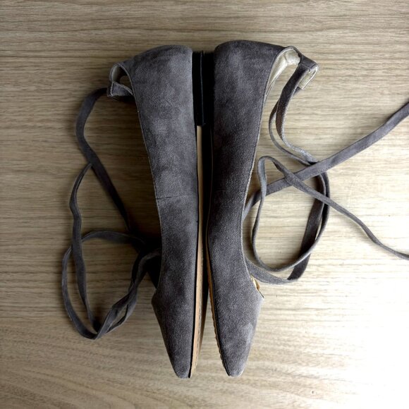 Vince Camuto greige suede lace-up flats - size 9M - Picture 4 of 11